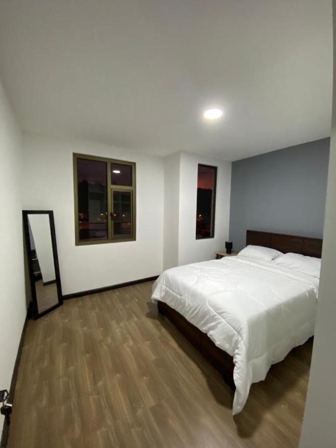 Lindo Departamento Con Vista Increible A Cuenca Apartment Exterior photo